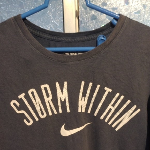 Nike Men's Charcoal 'Storm Within' Tee - Picture 9 of 9